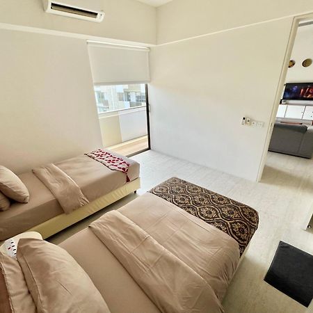 By The Sea, Penang Apartment Batu Ferringhi Exterior photo